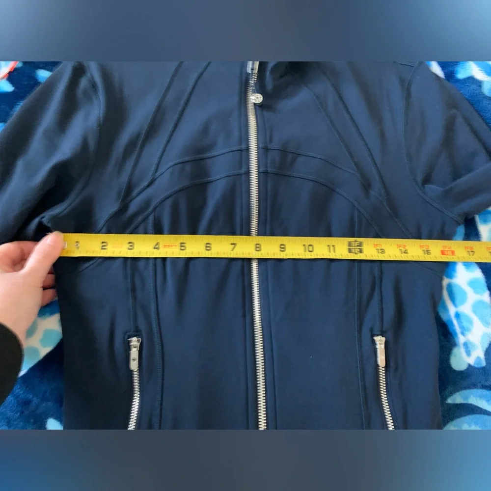 Lululemon Athletica Define Cropped Nulu Jacket size 8 NWOT - Picture 11 of 14